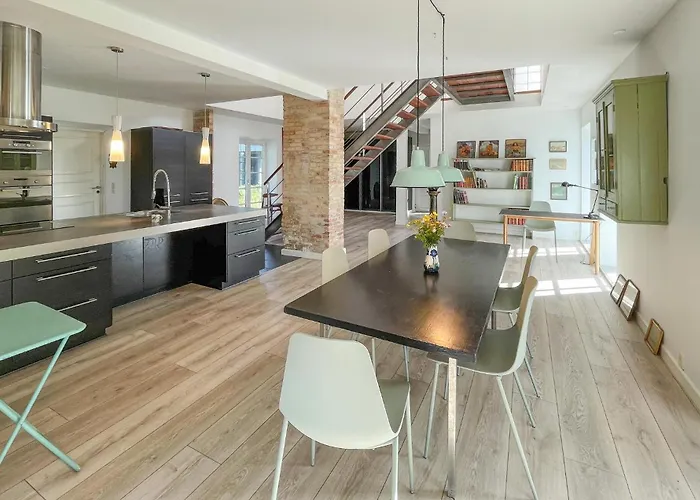 2 Bedroom In *